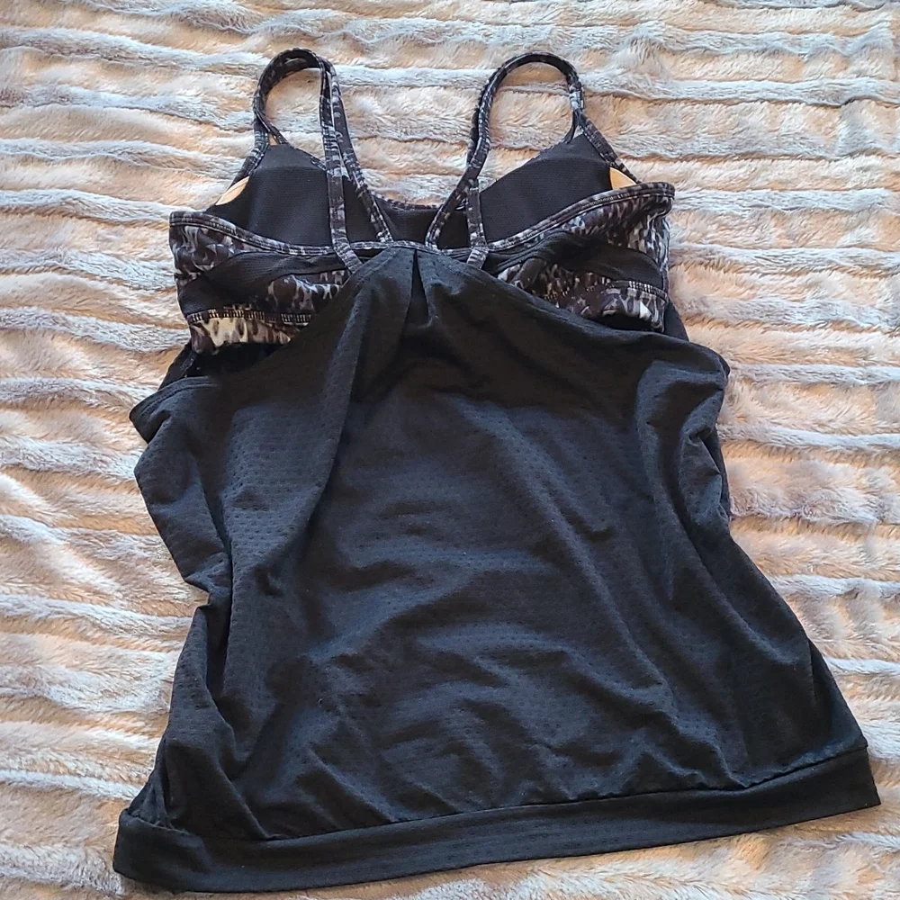 ❌️SOLD❌️ Athleta Cobra Dot Invigorate 2 in 1 Tank - Picture 6 of 10